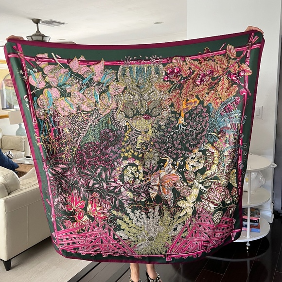 Unicorn Silk Colorful Floral Large Scarf Wrap 52 x 52 Spain - Picture 7 of 9